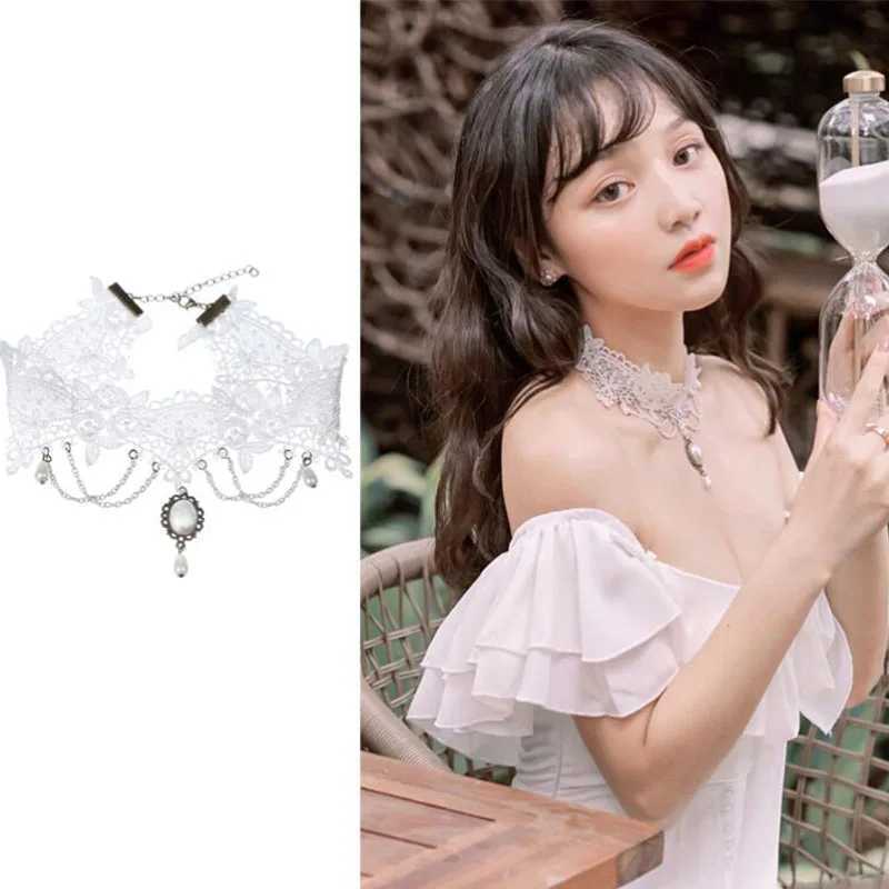 Sweet New Wavy Flower White Lace Imitation Pearl Pendant Clavicle Chain Choker Necklace for Women Wedding JewelryX240918
