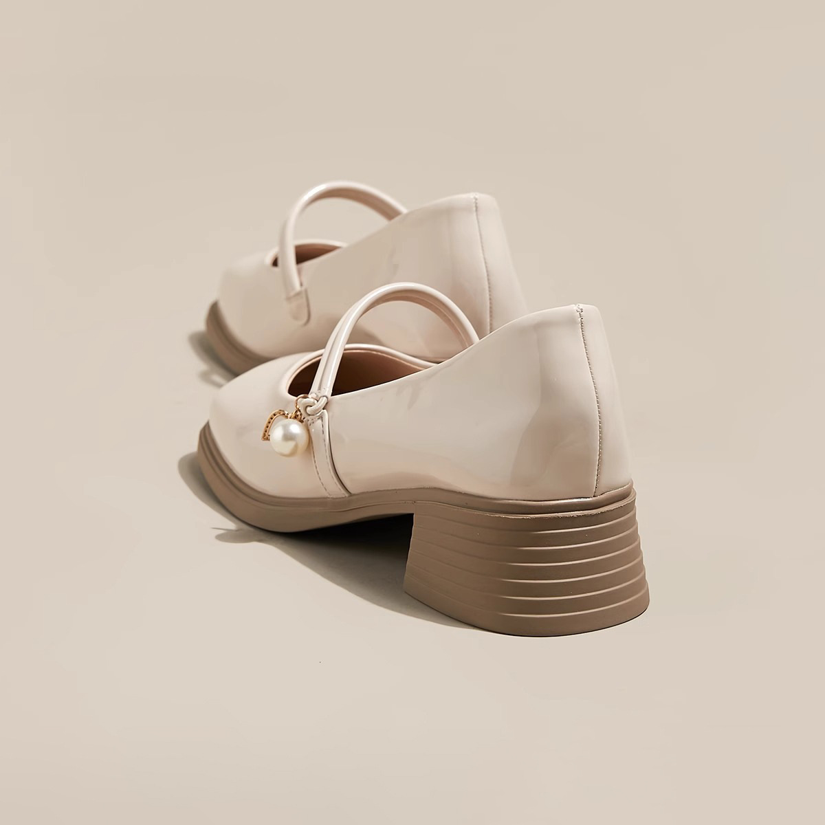 Mary Jane Shoes: Thick Heels, Pearl Lacquered Leather, Women's 2024 Collection 3b58