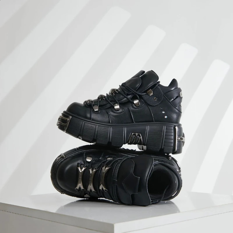 Thick soled low top punk leather shoes dark motorcycle boots heavy metal punk high-heeled womens shoes fashionable black ankle boots 240914