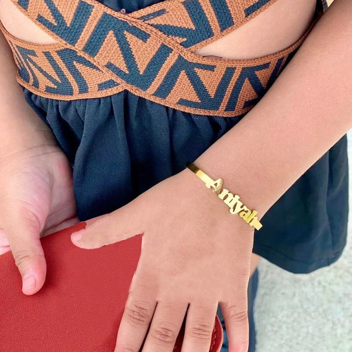 Custom Cute Baby Child Name Bangles Hand Jewelry Stainless Steel Gold Color Nameplate Cuff Bangles Gifts For Kids 240914