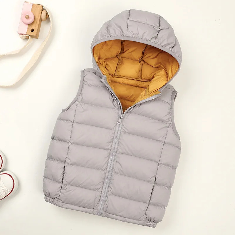 Ultra Light Hooded Kids Duck Down Vest Autumn Winter Portable Children Waistcoat for Boys Girls Baby Puffer Jacket Coat 240913