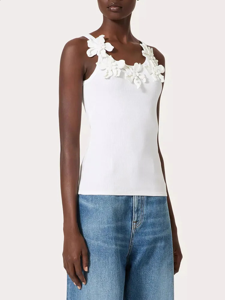 TWOTWINSTYLE solid decal womens casual vest round neck sleeveless weight loss streetwear vest womens fashion 240914