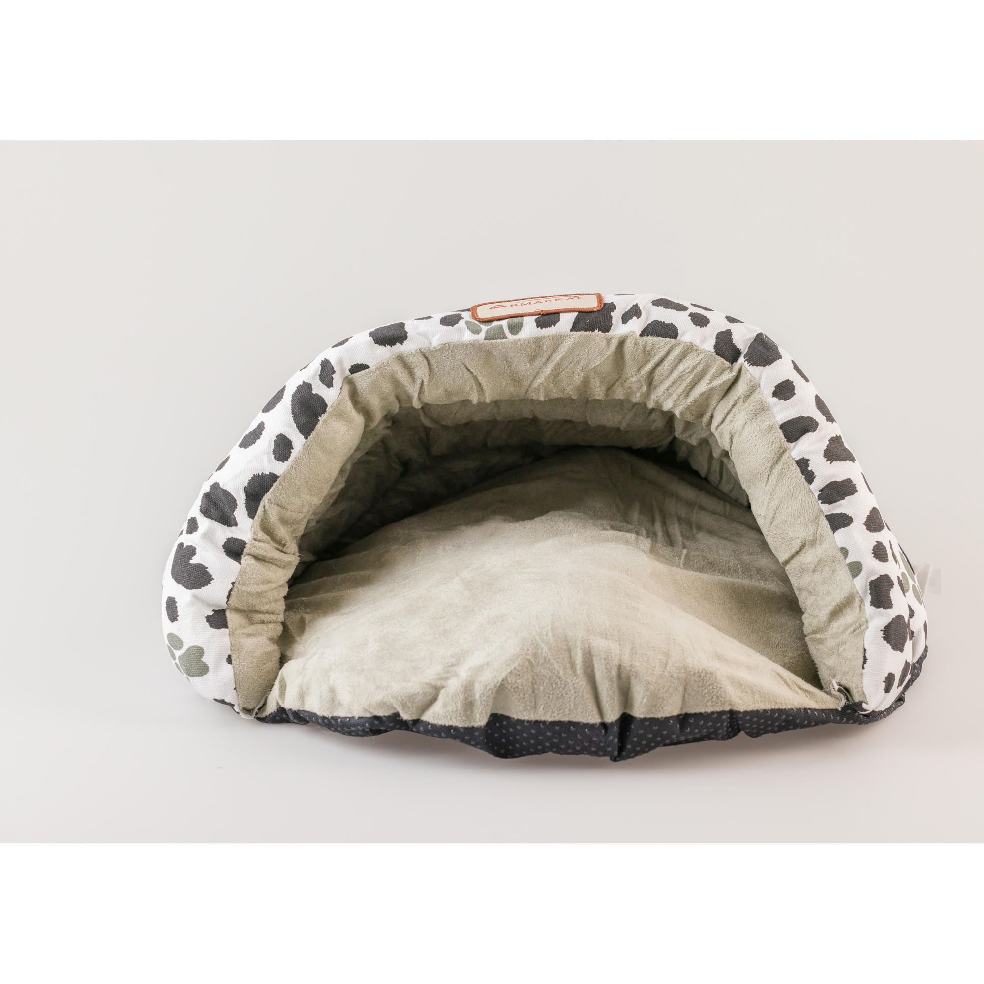 Armarkat Slipper Cat Bed, Cozy Cave Pet Bed , Aniti Slip Warm Bed For Cats And Small Dogs C19HZY/HL
