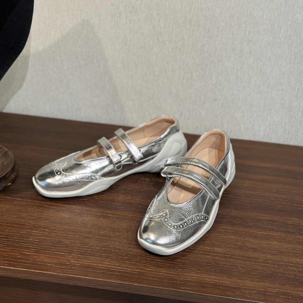 Stylish Double-Strap Mary Janes: Casual & Comfy Women's Flats for 2024 25e6