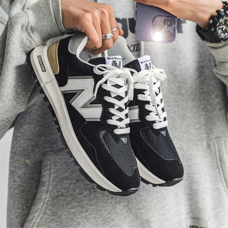 Men's Four Seasons Couple Sports Running Women's Breathable Board Shoes Fashion Mesh Outdoor High Quality Classic Sneakers