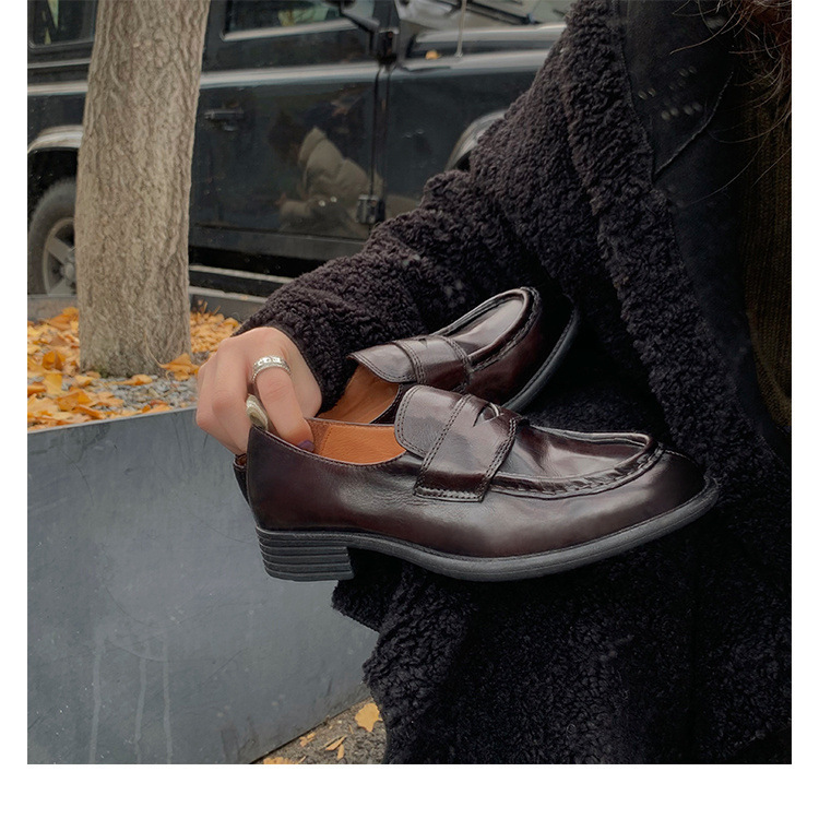 Women's retro style loafers autumn and winter new casual round pointed small leather shoes