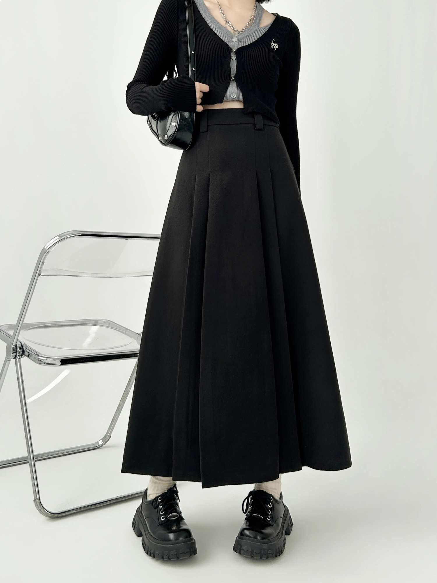 Womens A-line black pleated skiing retro 90s aesthetics Y2k gray long leather Harajuku Korean skiing 2000s clothing 240919
