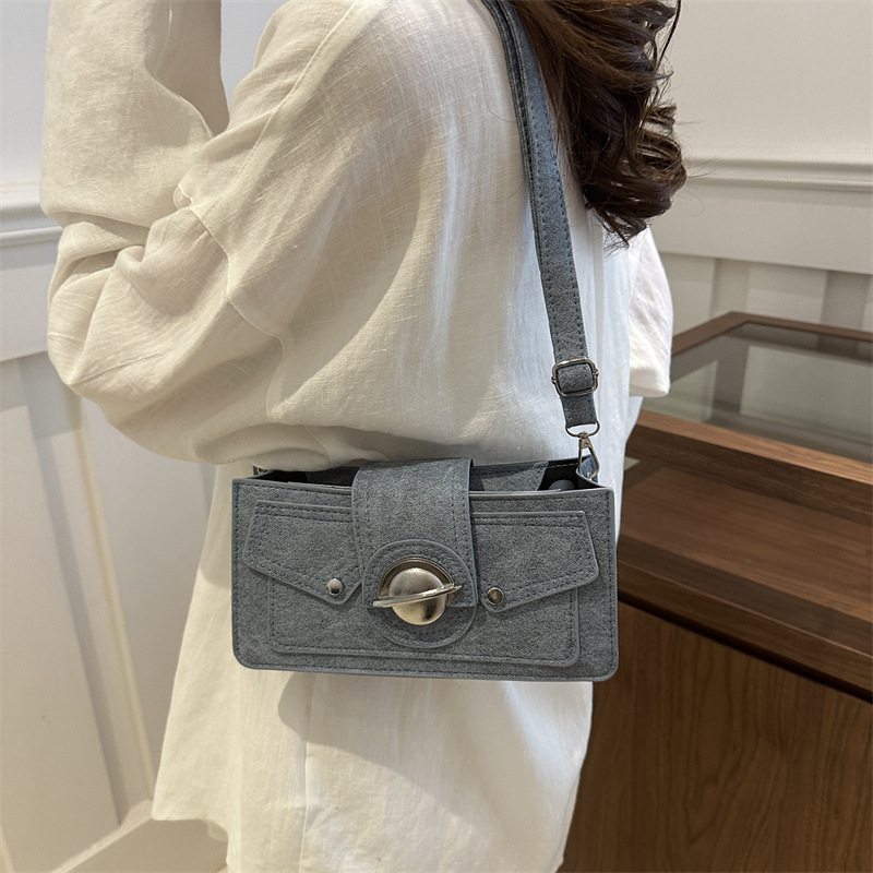 2025 Popular Women's New Casual Women's Bag Simple Designer Bag Spring And Summer Beautiful Texture Chain Single Shoulder Slanted Small Squa