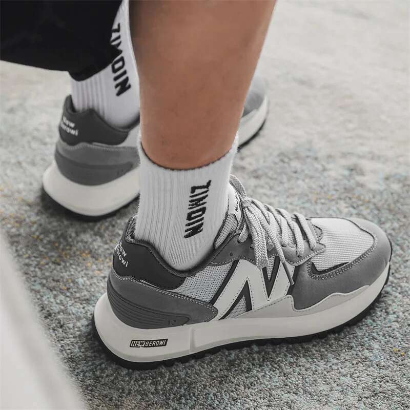 Men's Four Seasons Couple Sports Running Women's Breathable Board Shoes Fashion Mesh Outdoor High Quality Classic Sneakers