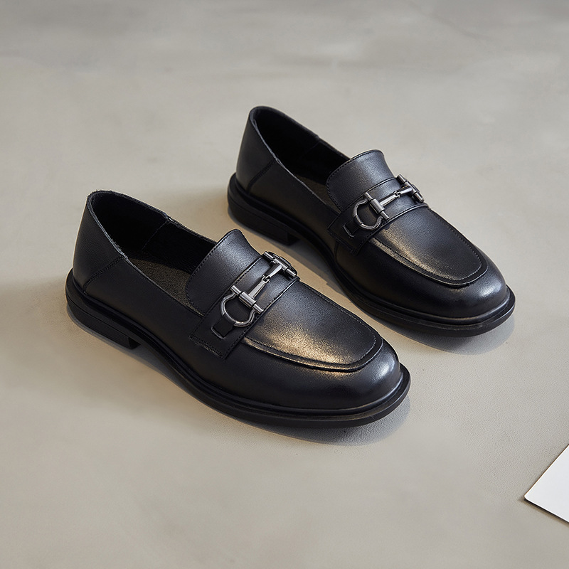 Head layer cowhide flat single shoes female 2024 new Korean version of a stirrup two wear small leather shoes