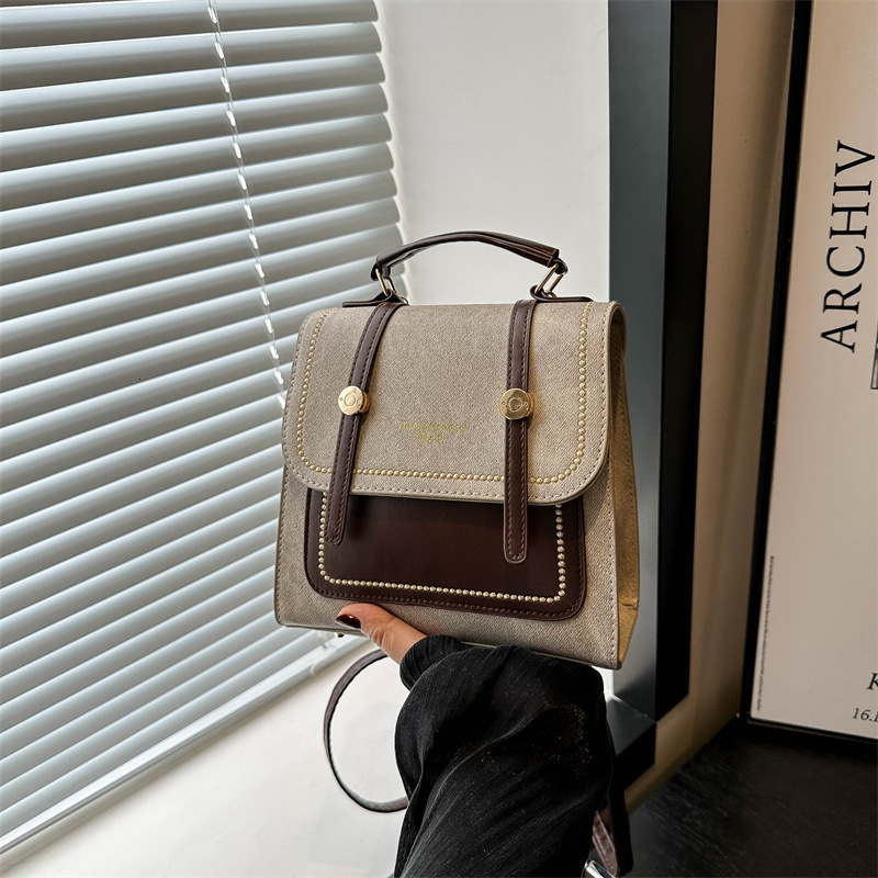 Casual Little Girl Commuting Backpack Niche Design Sense Shoulder Bag 2025 Summer New Fashionable And Popular Shoulder Bag Crossbody Bag