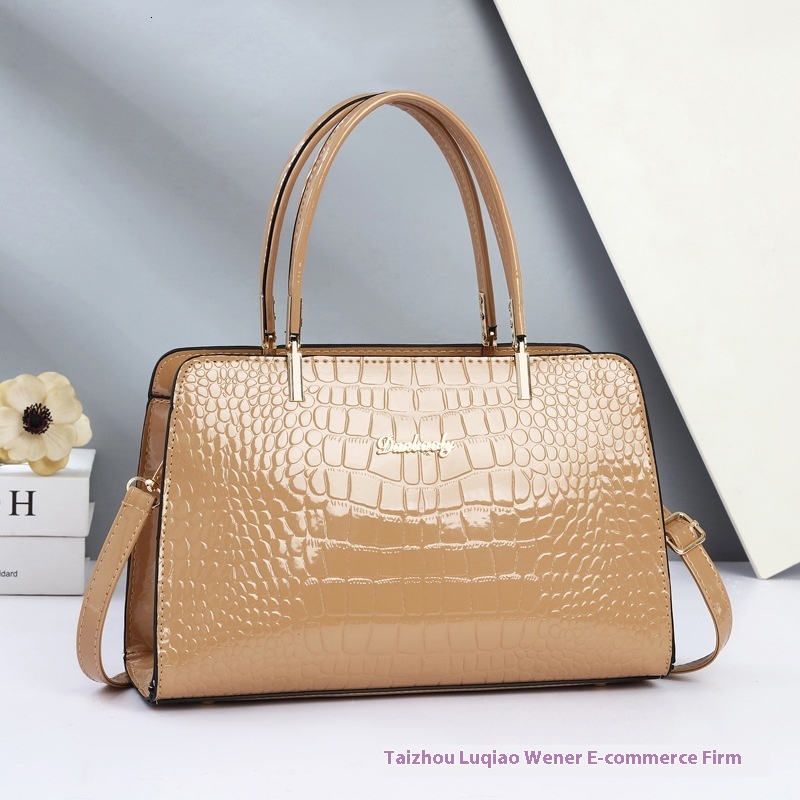 DHGM Women's Bag 2023 Autumn/Winter New Crocodile Emed Large designer bag Capacity Single Shoulder Diagonal Straddle Handbag