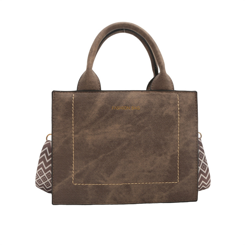 2025 New Korean Style Designer Women's Handheld Fashion Casual Single Shoulder Small Square Bag Trendy Underarm Bag This Year's Popular Cros