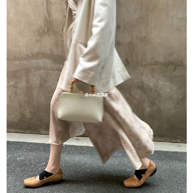 Cross-Strap Mary Janes in Versatile Colors: Elegant Low-Heels for Women 2eff