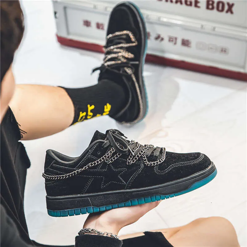 Men's Retro Casual Wear Sneakers in Breathable Mesh Fabric for Sports and Leisure