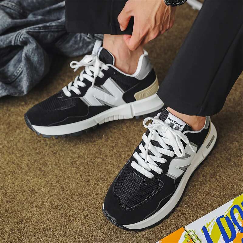 Men's Four Seasons Couple Sports Running Women's Breathable Board Shoes Fashion Mesh Outdoor High Quality Classic Sneakers