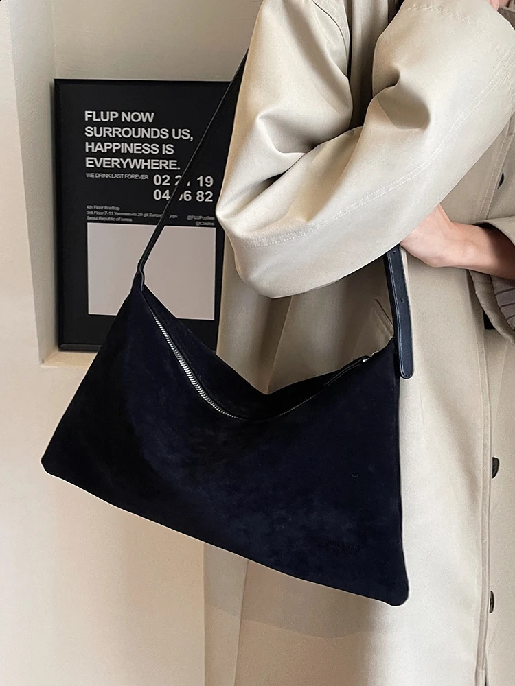 Vintage Suede Tote Bag For Women Autumn Winter Large Capacity Commute Shoulder Crossbody Bags Fashion Trend Underarm Bags 240909