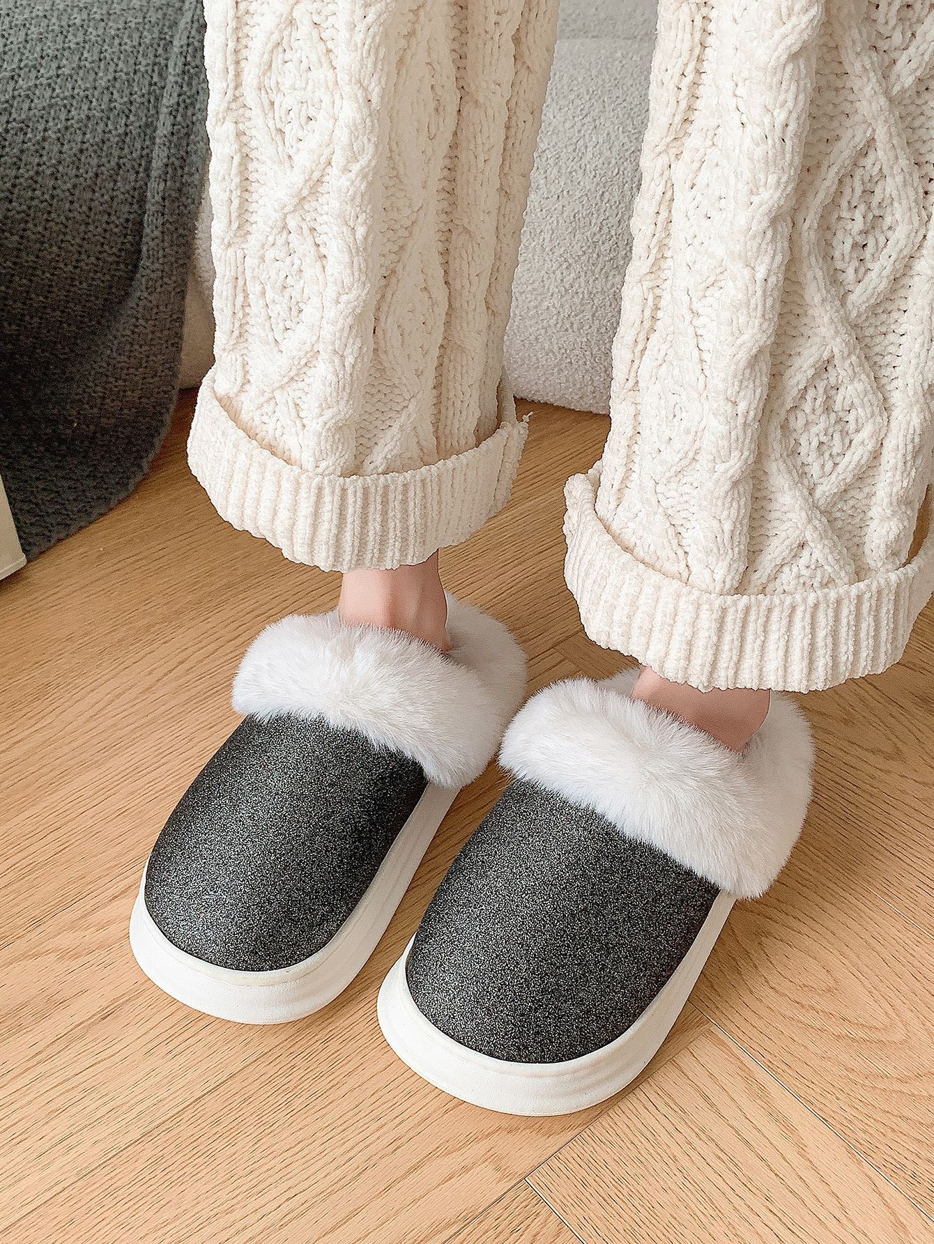 Women's Cozy Winter Slippers: Warm, Anti-Slip, Comfort at Home, Available in Three Colors 9fb1