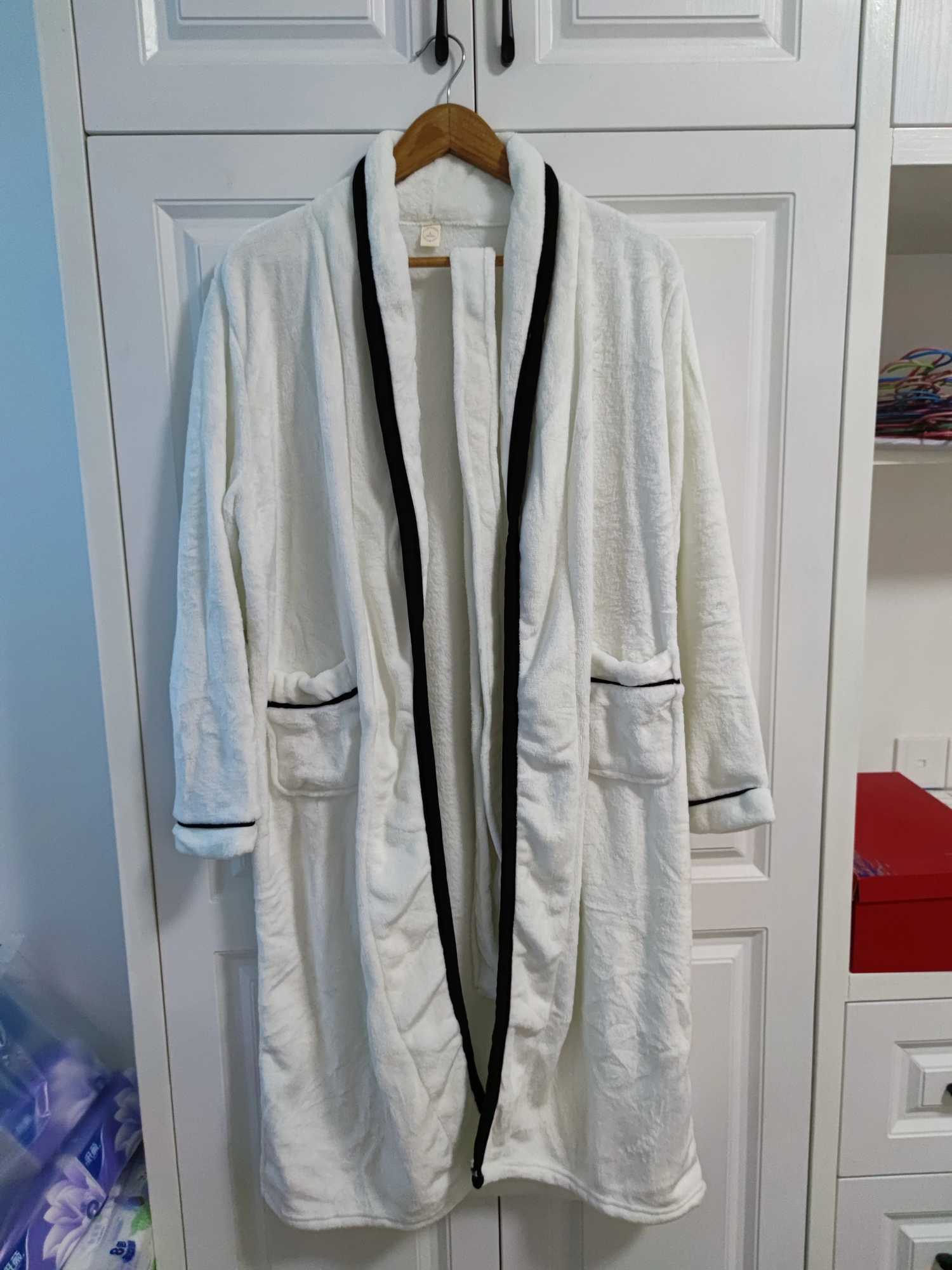 Bathrobe Mens Solid Winter Warm Long Sleeve Ladies Bath Robe Flannel Kimono with Sashes Dressing Gown for Couple 2024 New Y240919