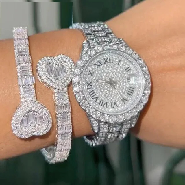 Iced Out Bling Geometric Classic Heart shaped Jewelry Micro Pave 5A White Cubic Zirconia CZ Open Adjustable Bracelet 240912