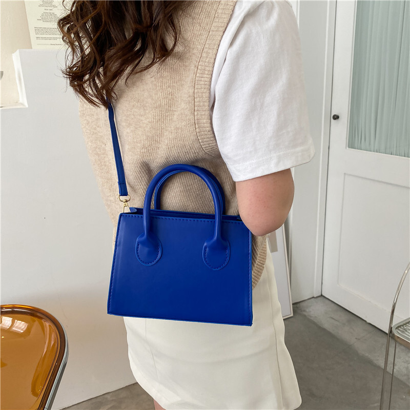 2025 Spring New Light Luxury Women's Crossbody Bag Casual Small Square Towel Simple Fashion Western Shoulder Bag Personalized Design Tote Bag