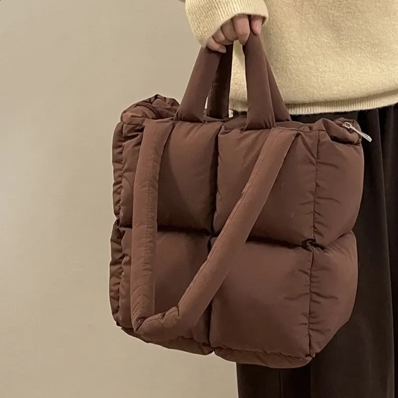 er Fluffy Shoulder Bag Womens Bedding Space Cotton Down Pad Large Capacity Handbag Winter Shopping Handbag 241008