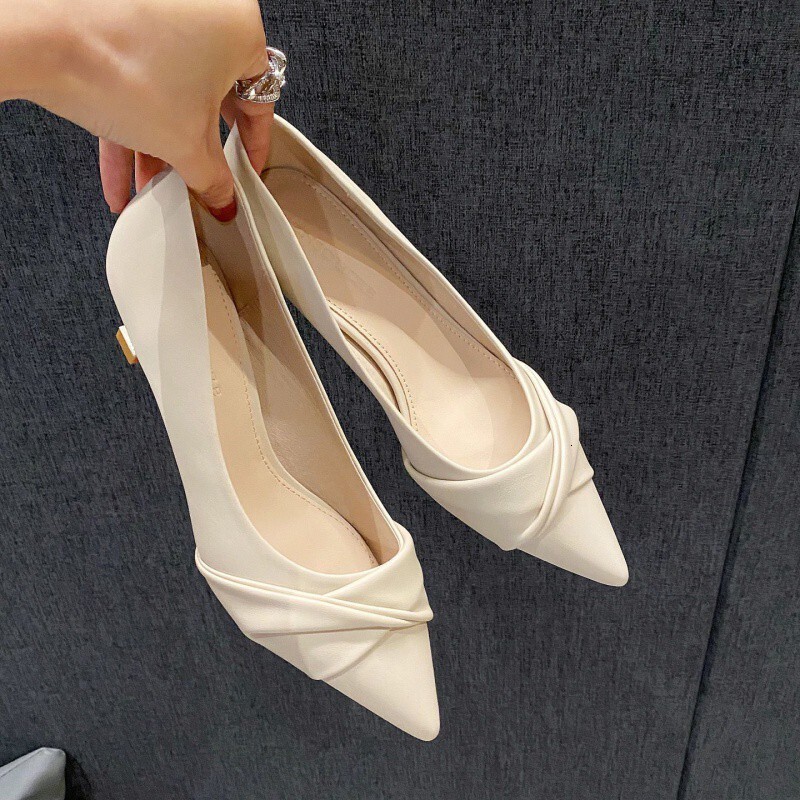 French high heels, women's thin heels 5cm, beige temperament, pointed toe 3cm, soft leather single shoes with skirts, 2024, non tiring foot sheet