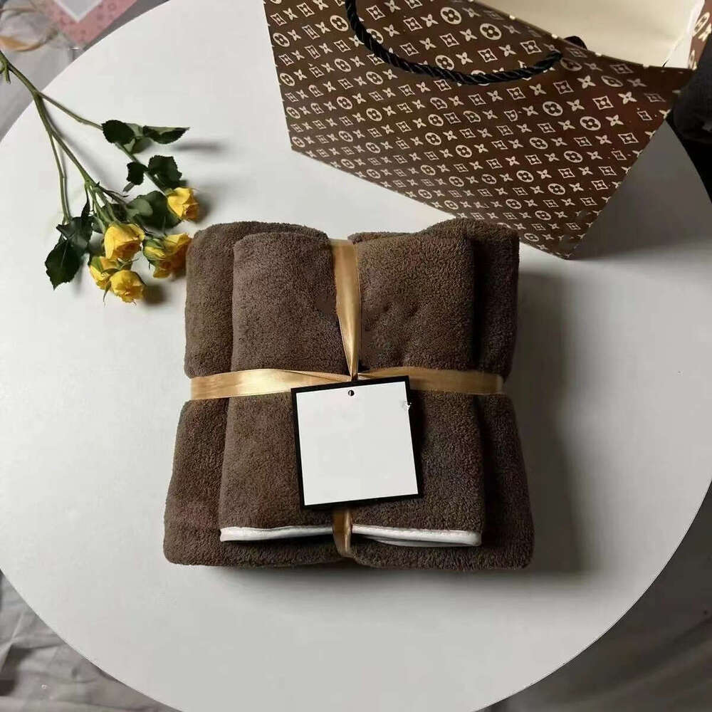 Factory direct designer brand letter fashion Bath thick soft comfortable men and women washing towel set gift