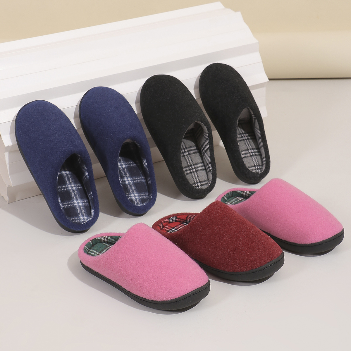 Men Women Couple Slippers Winter Indoor Soft Sole Anti Slip Flat Bottom Comfort Plus Size Four Colors Free shipping