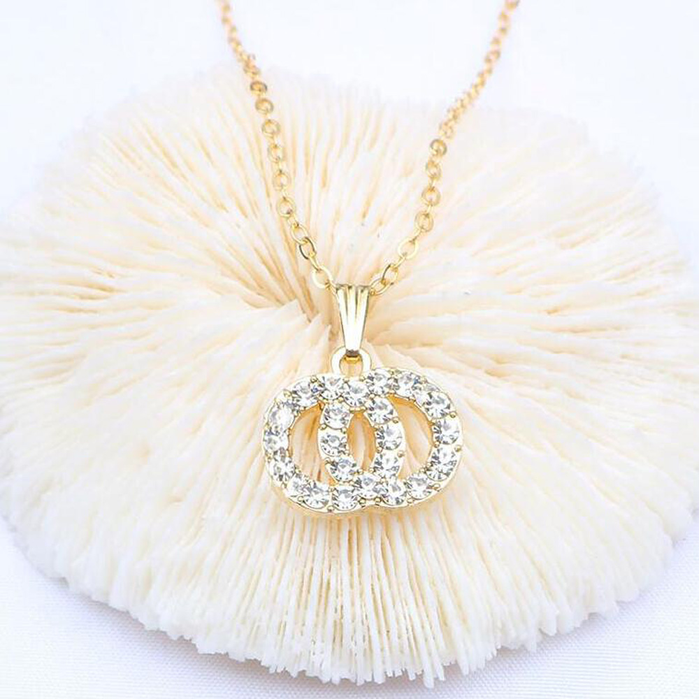 Luxury Designer Letter Pendant Necklaces 18K Gold Plated Crysatl Pearl Rhinestone Sweater Newklace Chain for Women Girl Wedding Party Jewerlry Accessories