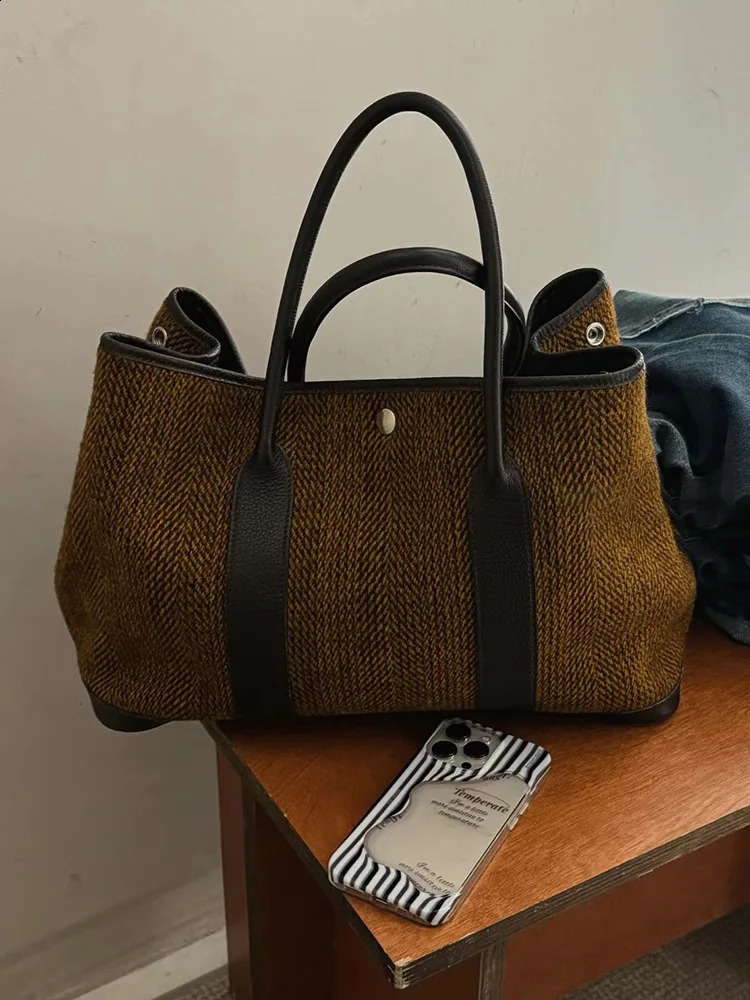 retro casual Meila wool handbag commuting computer bag 240918 7950 4