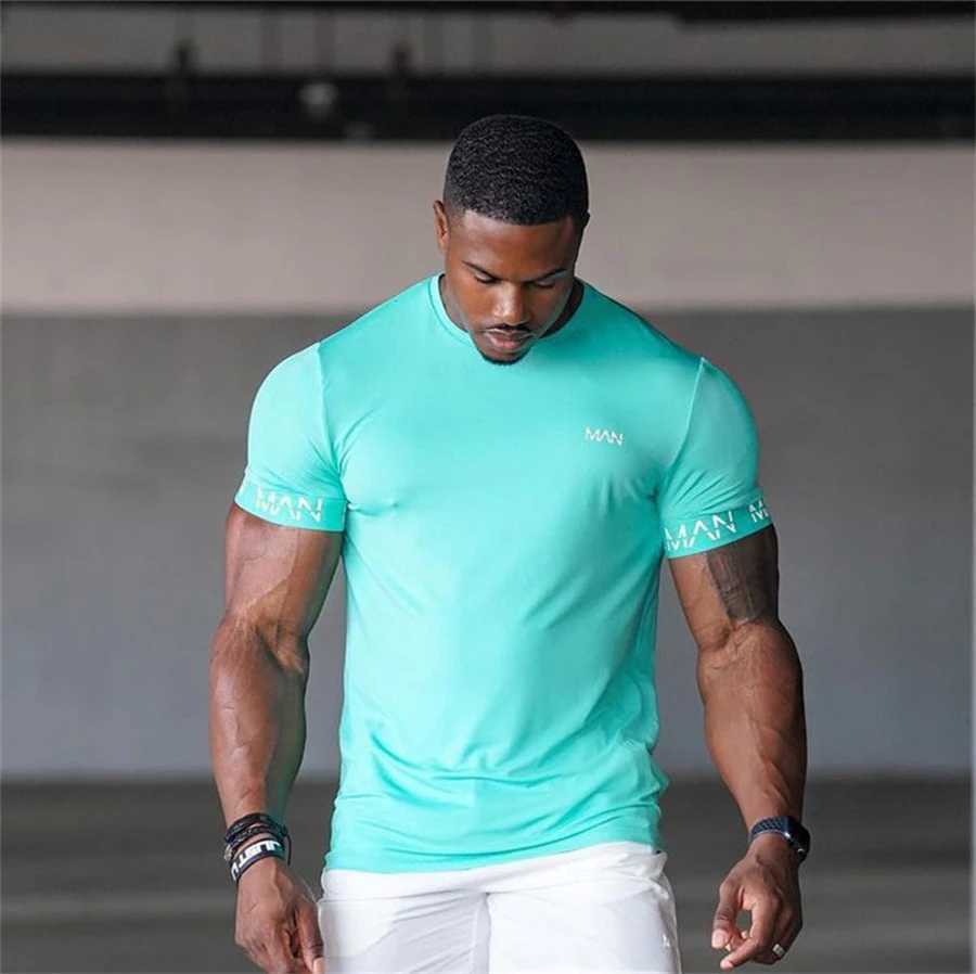New Mens Short-sleeved Gyms Fitness T-shirt Summer Running Fitness Top Streetwear Comfortable Sports T-shirt clothing Z240919