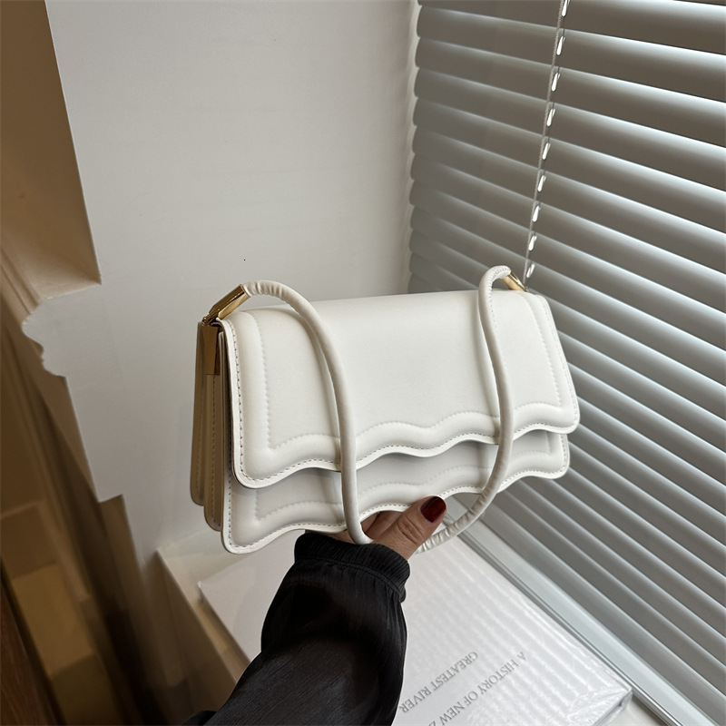 2025 Early Spring Women s Light Luxury Design Simple And Fashionable Small Square New Casual Personalized Shoulder Bag Fashion Korean Version Crossbod