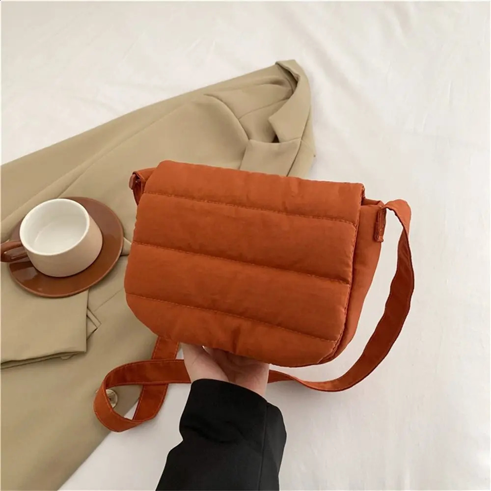 Solid Color Shoulder Bags Fashion Large Capacity Lightweight Messenger Down Cotton Padded Underarm Bag Girls 240914