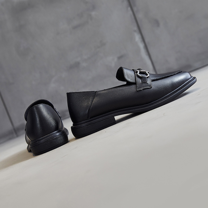 Head layer cowhide flat single shoes female 2024 new Korean version of a stirrup two wear small leather shoes