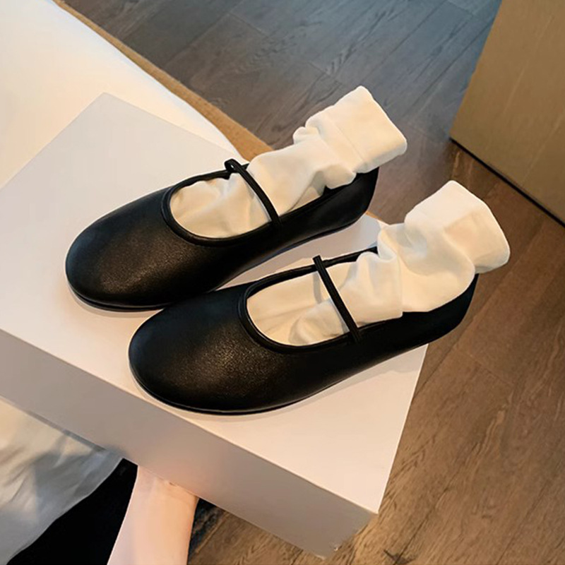 Soft faced round toe shallow mouth thin straight strap flat bottomed Mary Jane shoes