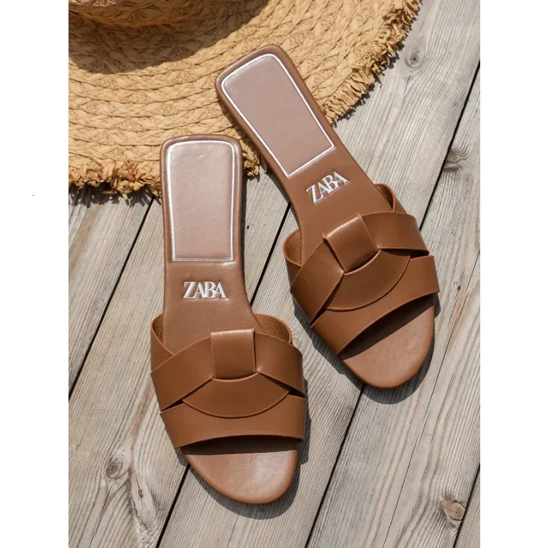 Woman Flat Designer Casual Bottom Slippers Summer Sandals New Shoes for Women
