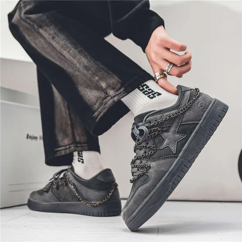 Men's Retro Casual Wear Sneakers in Breathable Mesh Fabric for Sports and Leisure