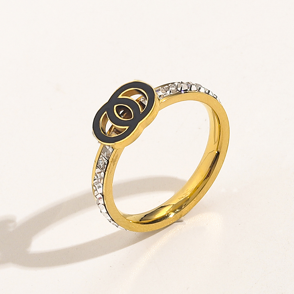 Lots Mixed Designer Letter Band Rings Women Silver Gold Plated Crystal Stainless Steel Love Wedding Jewelry Supplies Ring Fine Carving Finger Ring Random Send