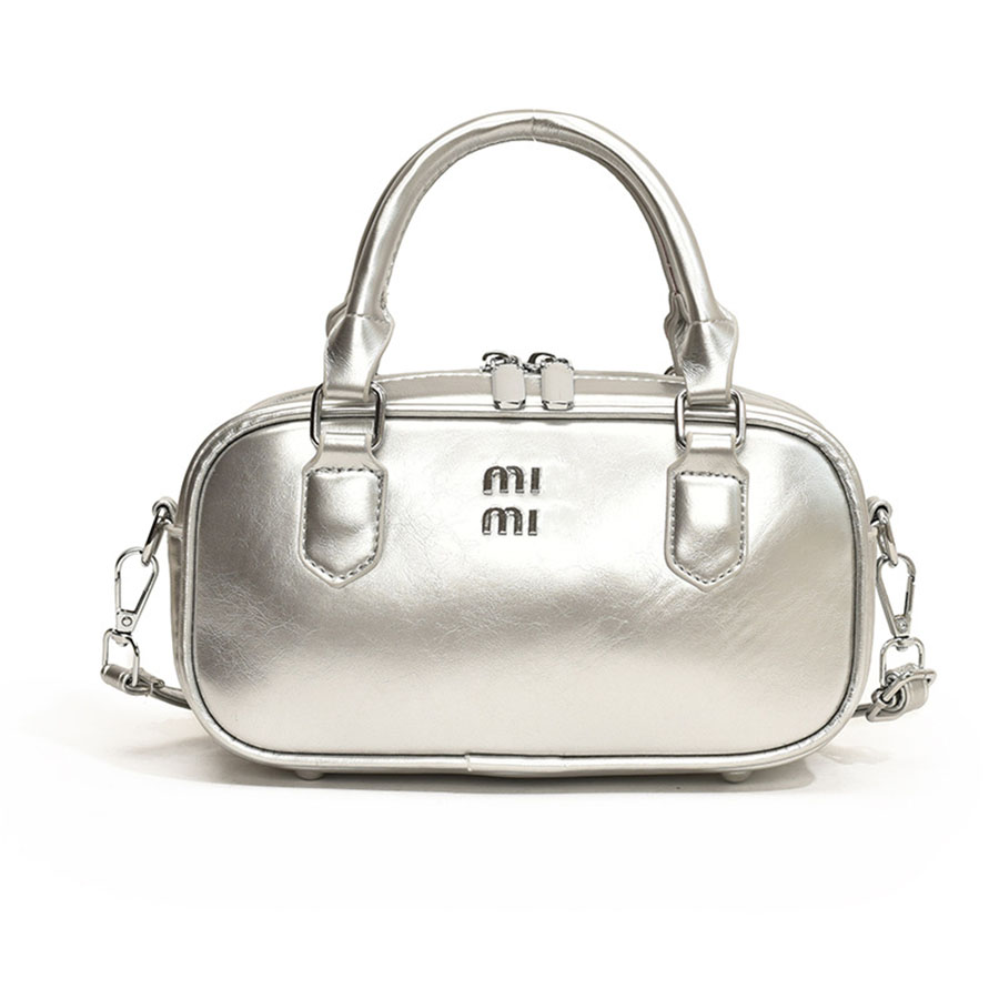 2024 New designer bag Women's single shoulder crossbody bag Fashion dinner party single shoulder hand small square bag large capacity