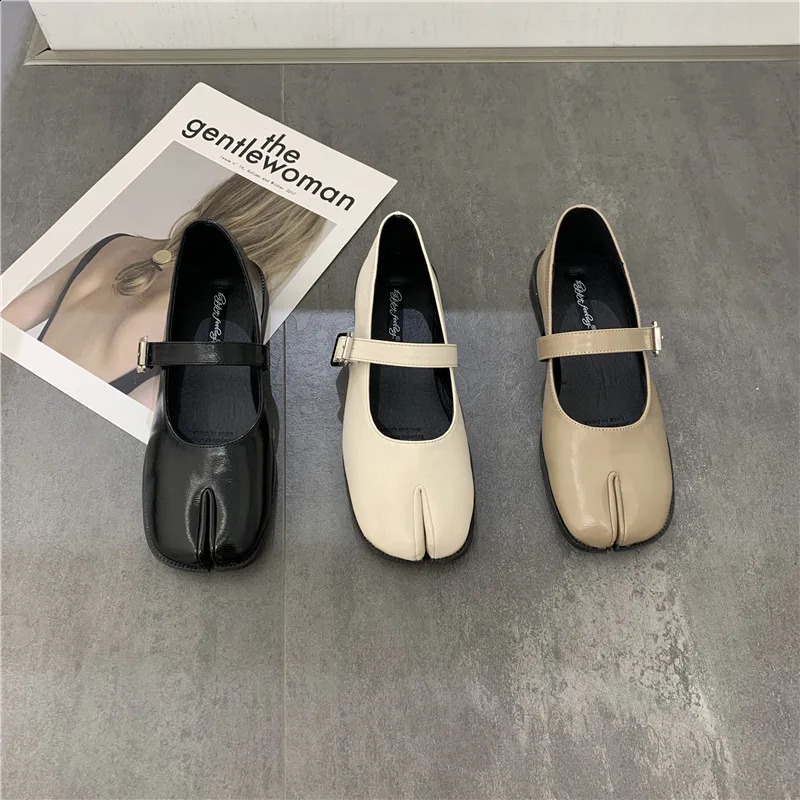 Novelty Split Toe Womens High Quality Leather Mary Jane Japanese Style Small Step Flat Shoes 241030