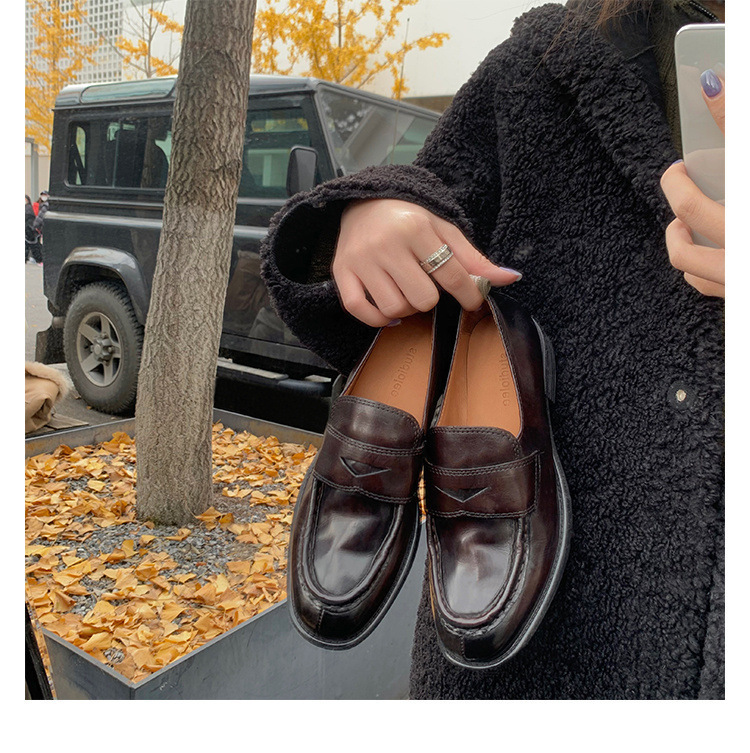 Women's retro style loafers autumn and winter new casual round pointed small leather shoes