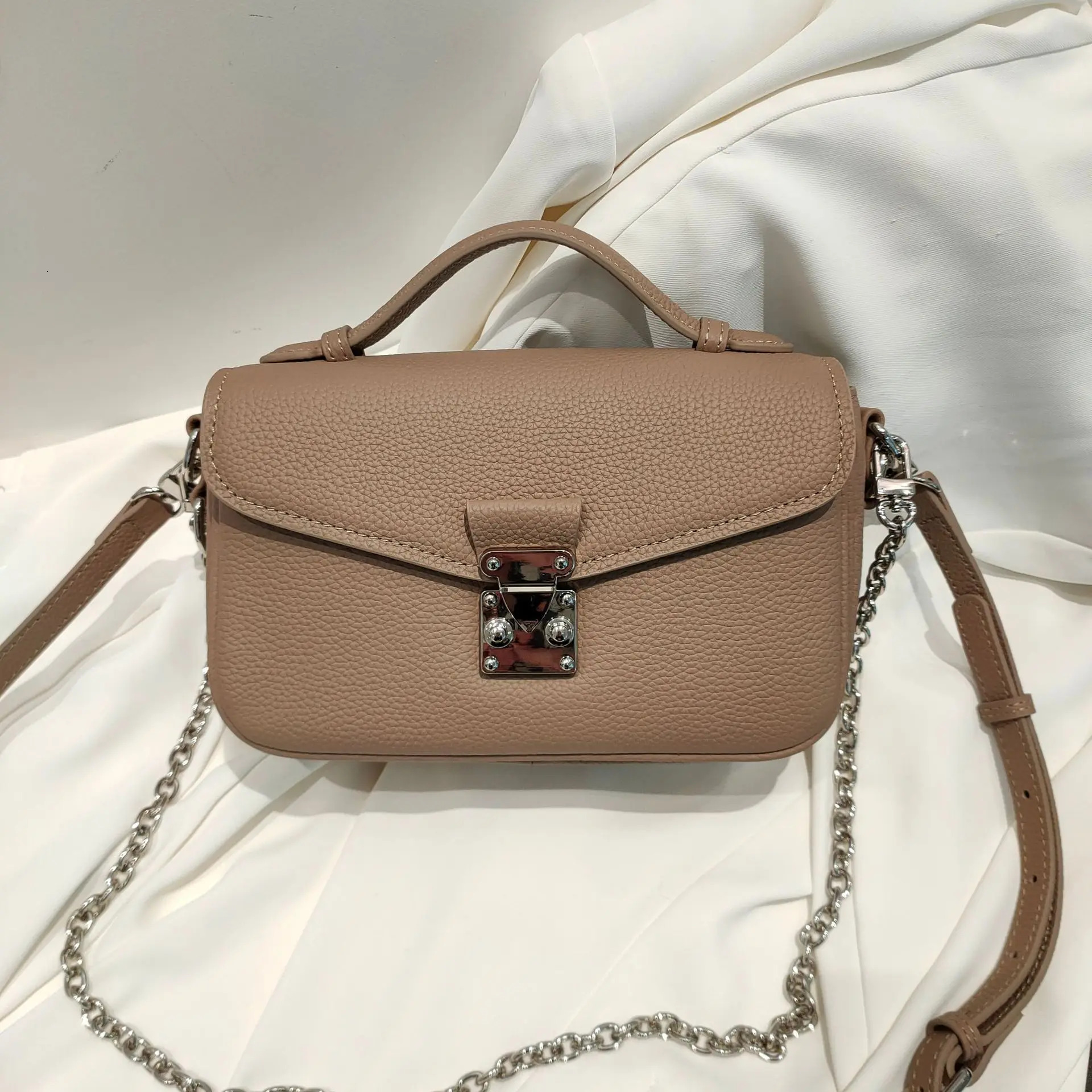 2024 Chain Versatile Fashion Commuter Handbag Single Shoulder Messenger Bag High Grade Leather Top Layer Bags For Women