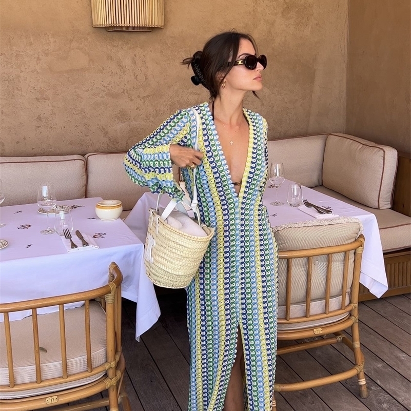 Crochet Colorful Stripe Maxi Dres Flare Sleeve Vneck High Split Sexy Long Dresses 2023 Autumn Beach Banquet Vestidos y240918