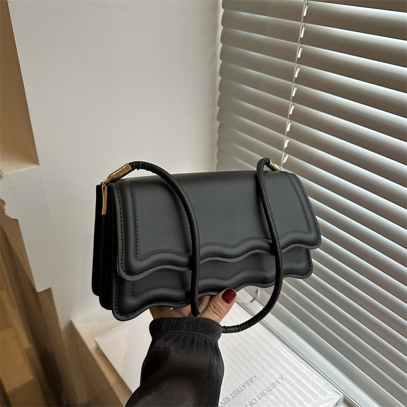 2025 Early Spring Women s Light Luxury Design Simple And Fashionable Small Square New Casual Personalized Shoulder Bag Fashion Korean Version Crossbod