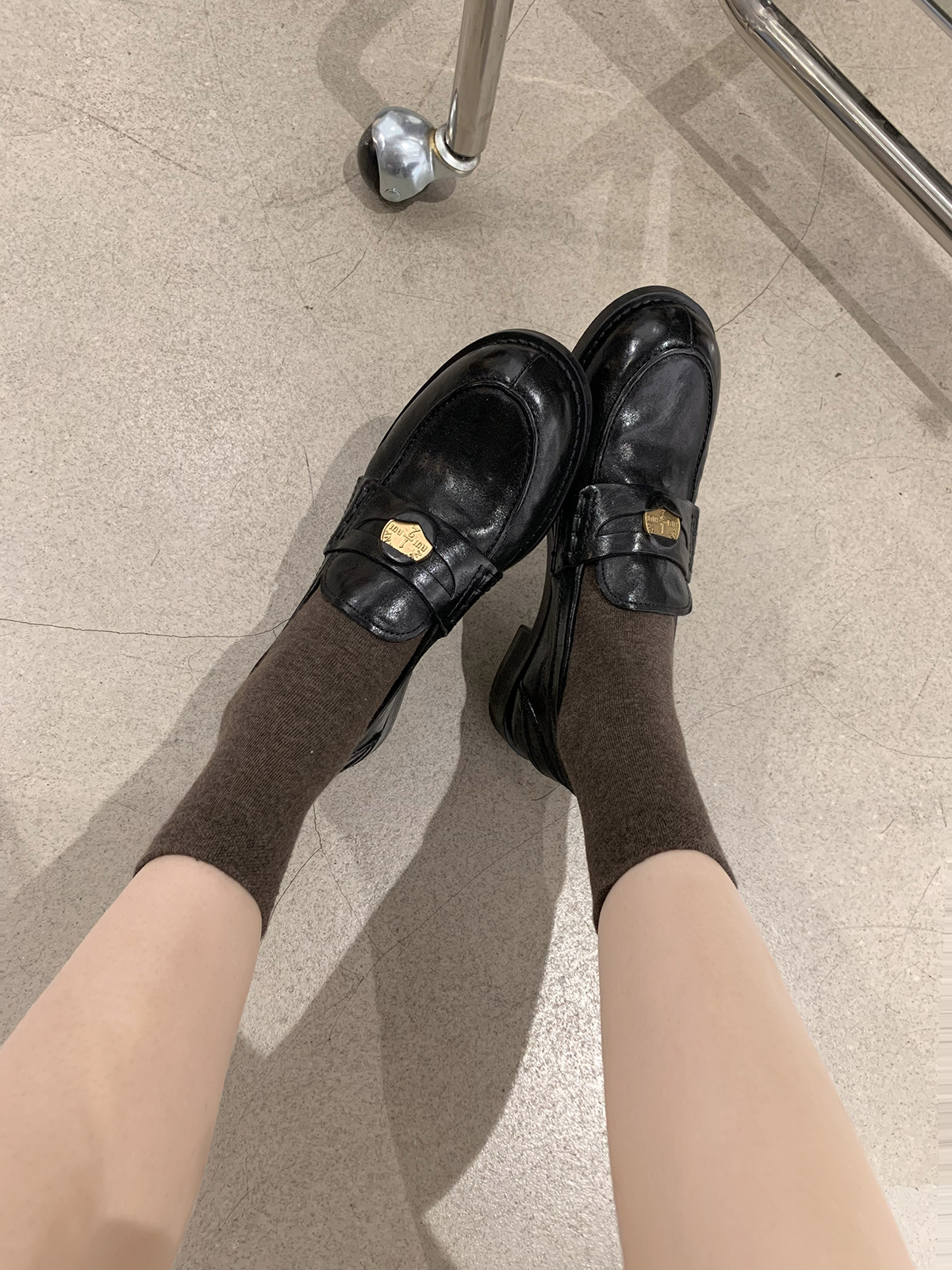 Women's retro round toe small gold coin British style loafers