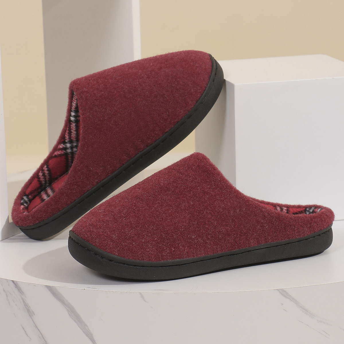 Men Women Couple Slippers Winter Indoor Soft Sole Anti Slip Flat Bottom Comfort Plus Size Four Colors Free shipping