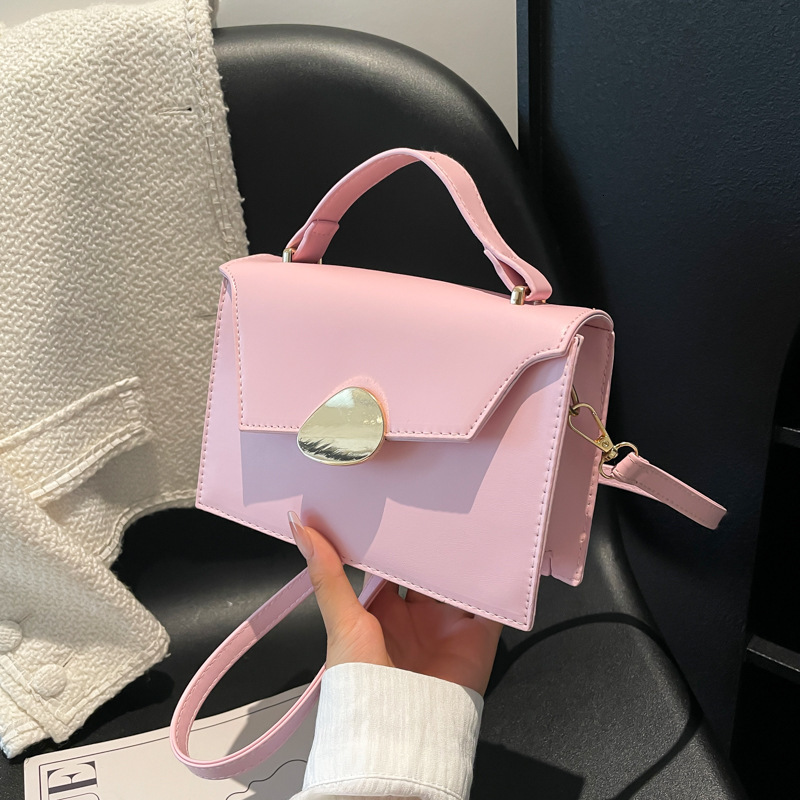 Ladies' New High-end Korean Design Niche Shoulder Personalized Casual Commuting Crossbody Bag Light Luxury Handheld Ladies' Bag Underarm Bag