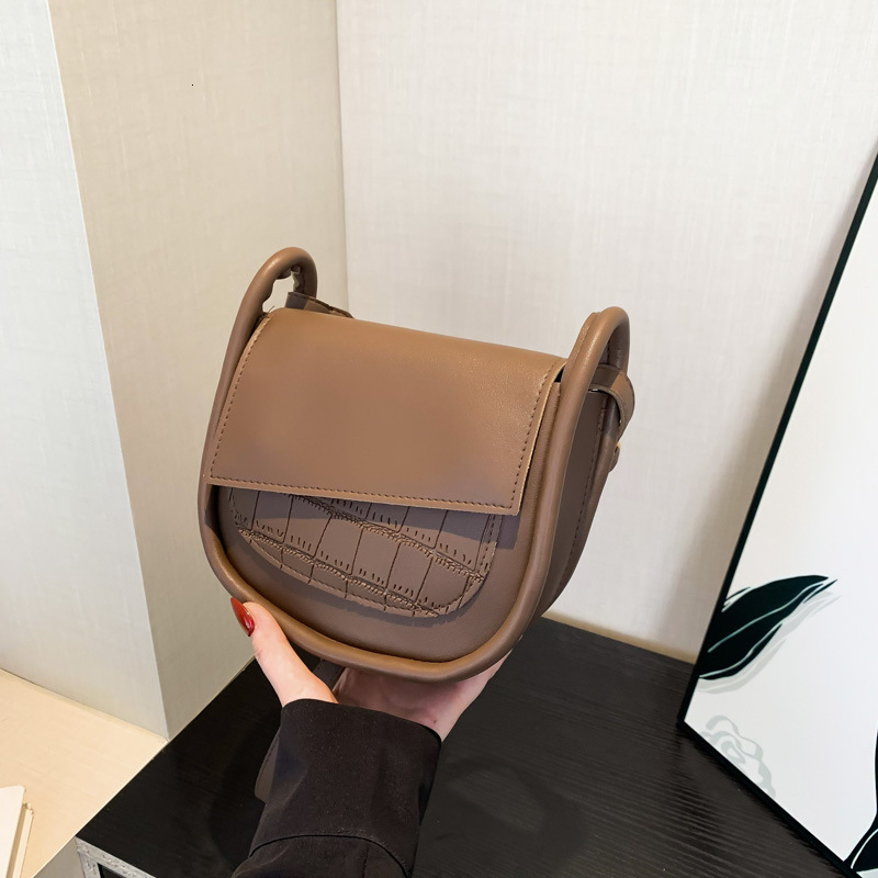 2025 New Niche Design Saddle Fashionable And Beautiful Western Style Small Bag Tote Bag Women's Personalized Mini Shoulder Crossbody Bag