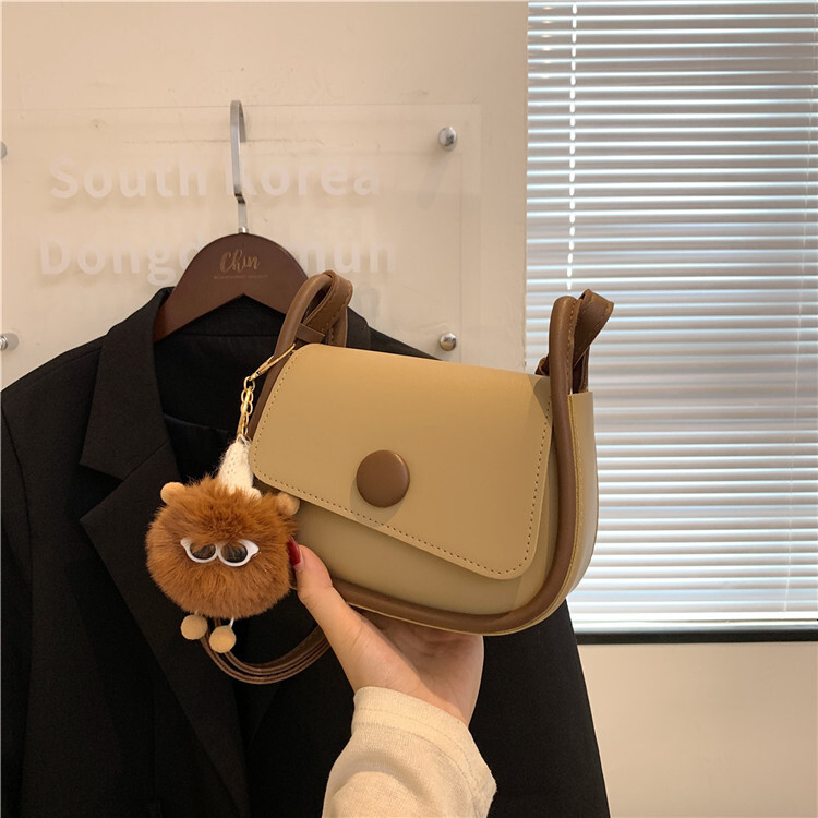 Summer New Casual Commuting Small Square High-quality Women's Cute Fur Ball Design Crossbody Bag Simple And Fashionable Single Shoulder Crossbody